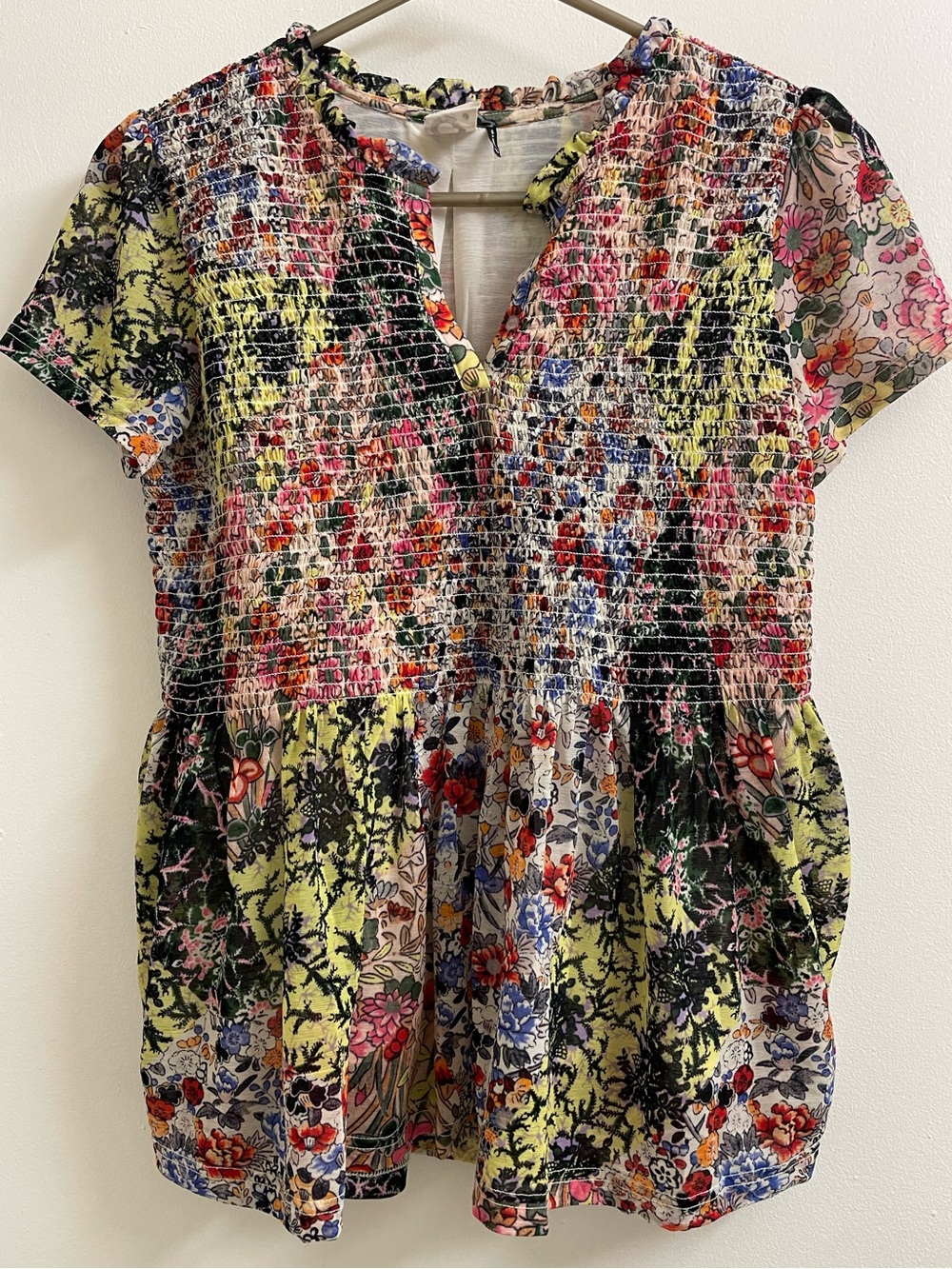 Anthropologie Akemi + Kin colorful floral peplum top XSP